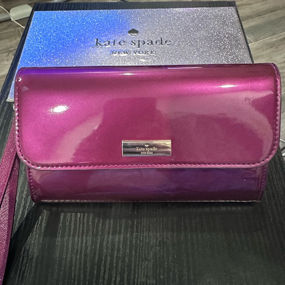 Kate Spade Kenzie Boxed Medium Flap Phone Wristlet In Dark Raspberry NWT - Picture 5 of 7